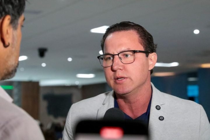 Encontro-do-governador-Otaviano-Pivetta-com-prefeitos-da-regi-o-Sul-de-Mato-Grosso