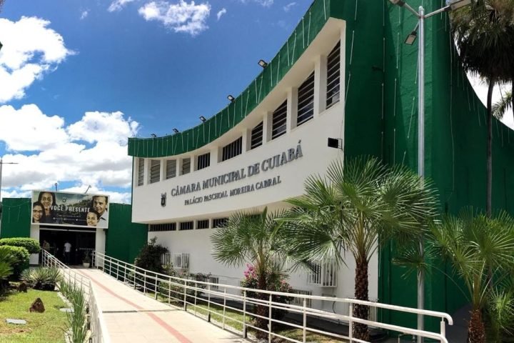 b0755b4a621167a78b1072cc7d1e9319-1